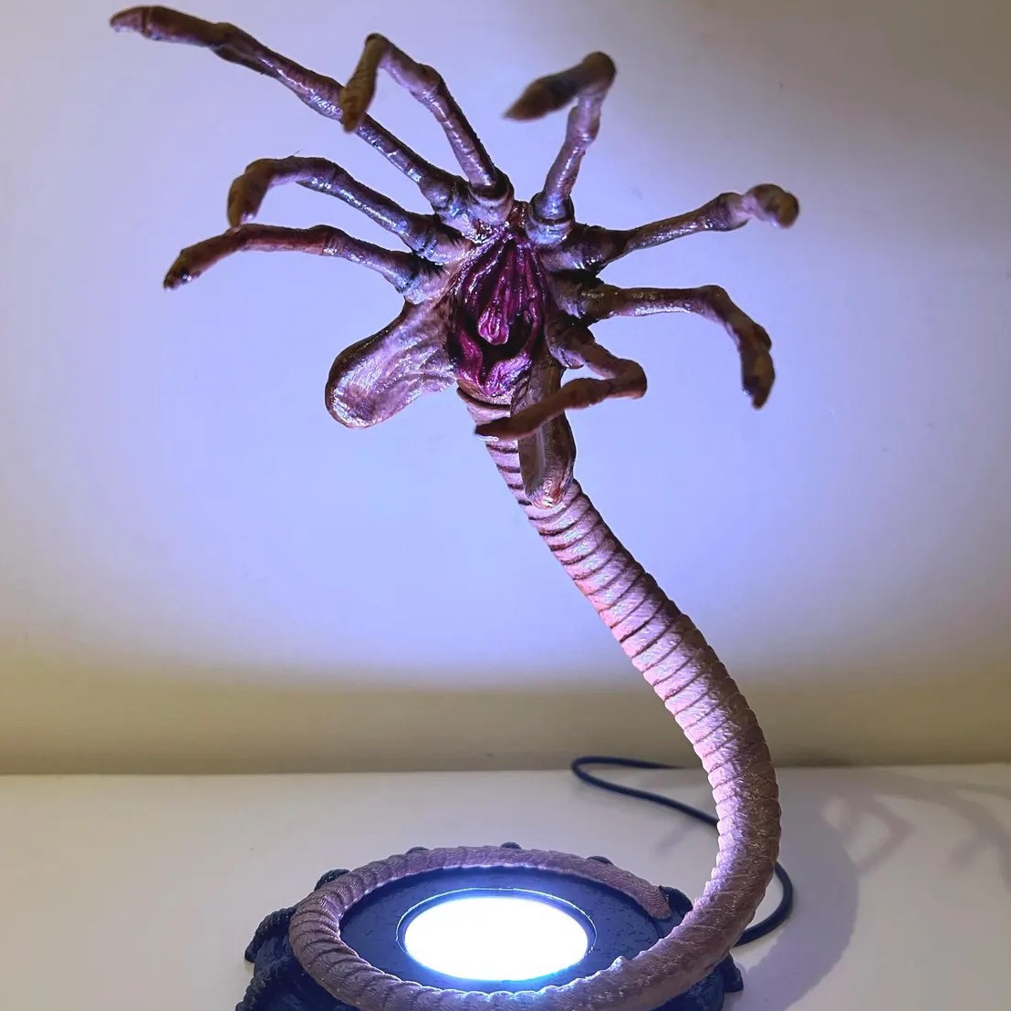 Lampe Alien Facehugger, veille - Halloween Party Supplies avis et prix