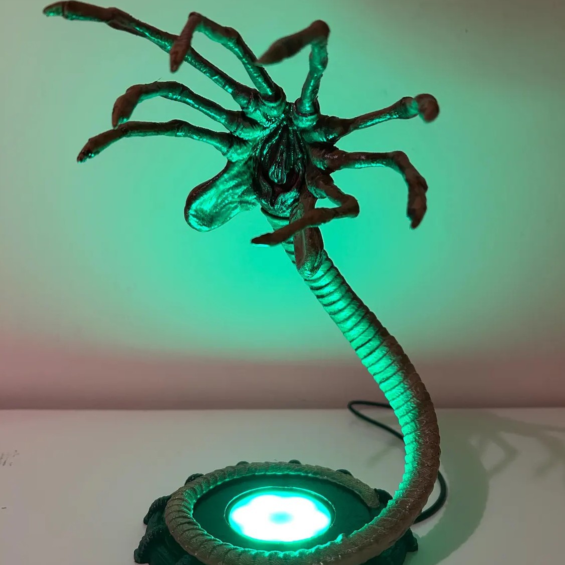 Lampe Alien Facehugger, veille - Halloween Party Supplies avis et prix