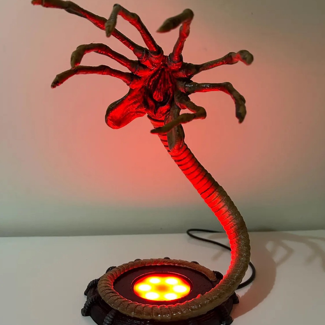 Lampe Alien Facehugger, veille - Halloween Party Supplies avis et prix